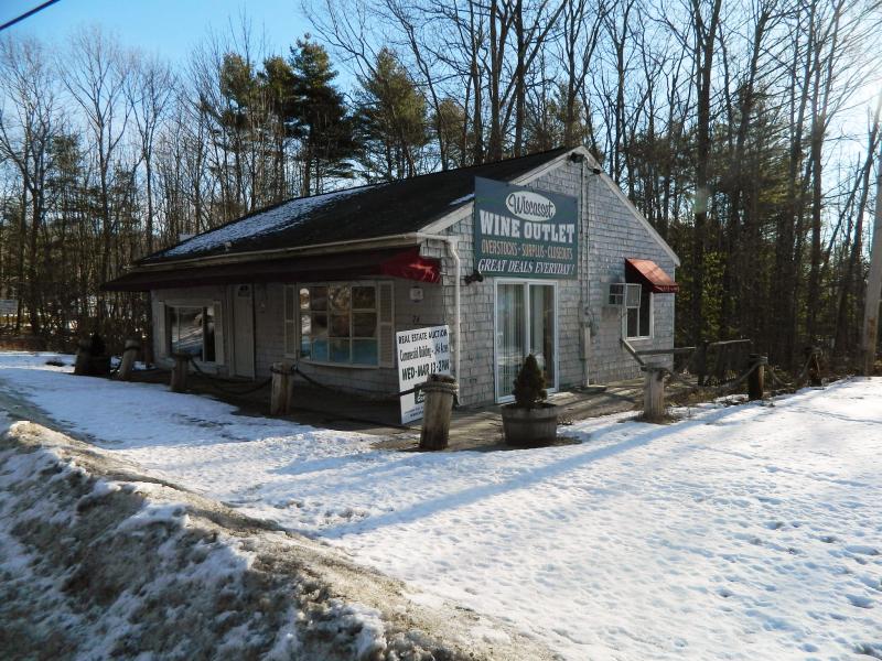 The Wiscasset Wine Outlet auctioned off earlier this week will once again become a restaurant, according to new owner Cecilio Juntura. CHARLOTTE BOYNTON/Wiscasset Newspaper
