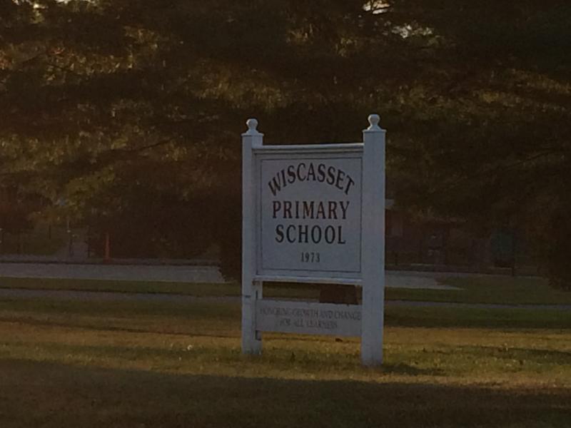 Wiscaset Primary School sign