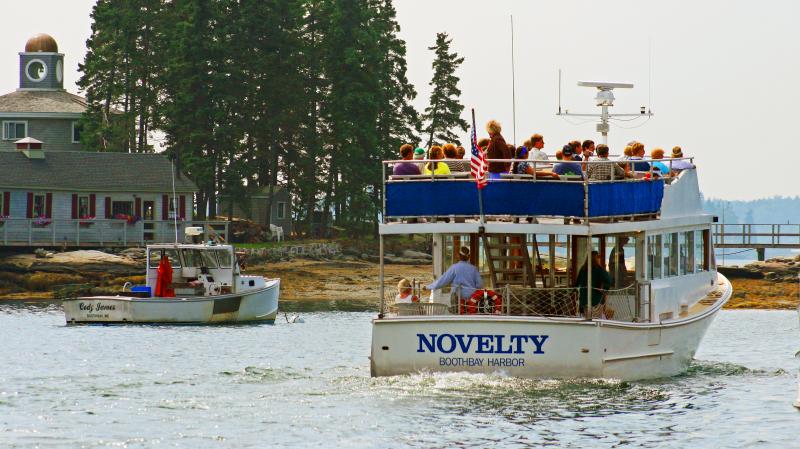 harbor tour boat trip