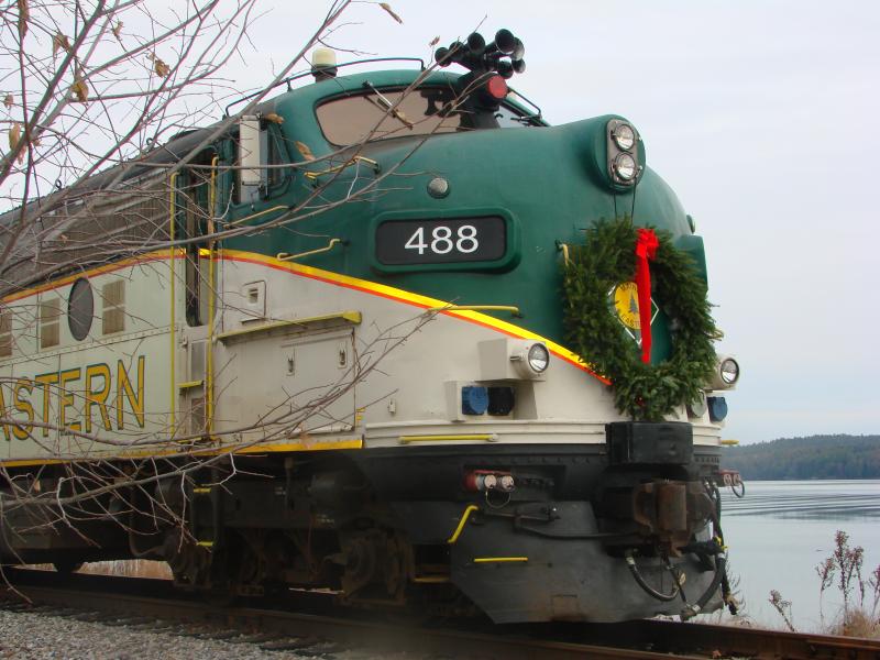 Maine Central Railroad’s Toys ‘n’ Turkeys Train pulls into Wiscasset on November 16. SUSAN JOHNS/Wiscasset Newspaper Maine Eastern Railroad train