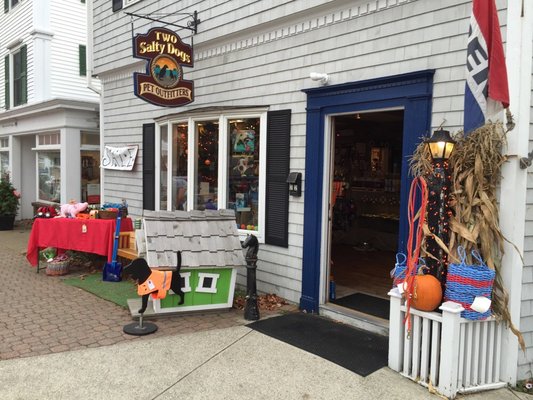 Two Salty Dogs Pet Outfitters Boothbay Harbor Maine storefront 