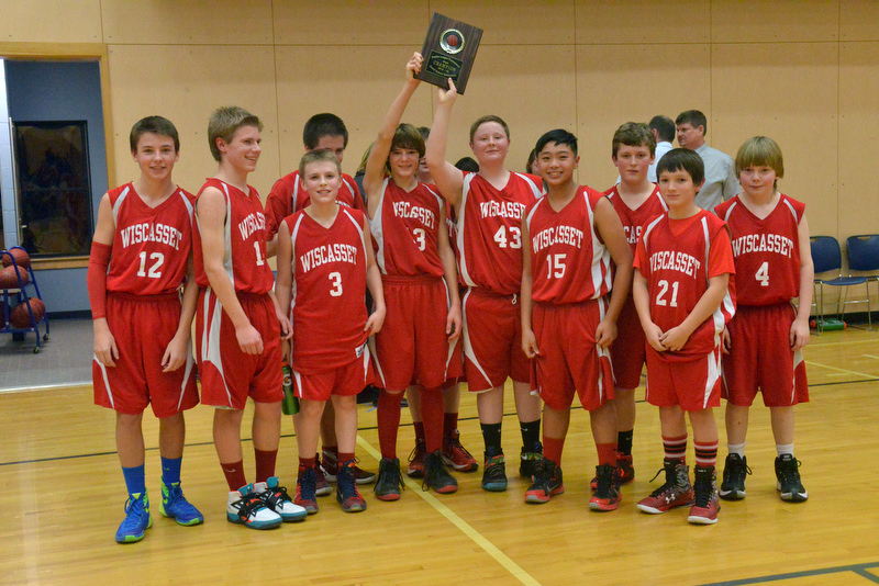 Action from the Busline small school championship between Wiscasset and Vinalhaven. After a close, hard fought battle Wiscasset was able to capture the 52-50 win. (Photo by Ron Hawkes)