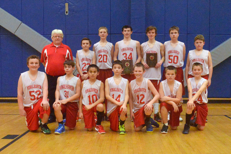 Action from the Busline small school championship between Wiscasset and Vinalhaven. After a close, hard fought battle Wiscasset was able to capture the 52-50 win. (Photo by Ron Hawkes)