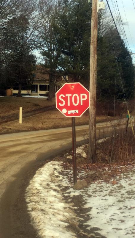 The home stretch, on the corner of Eddy and Cross Point roads. SUZI THAYER/Boothbay Register