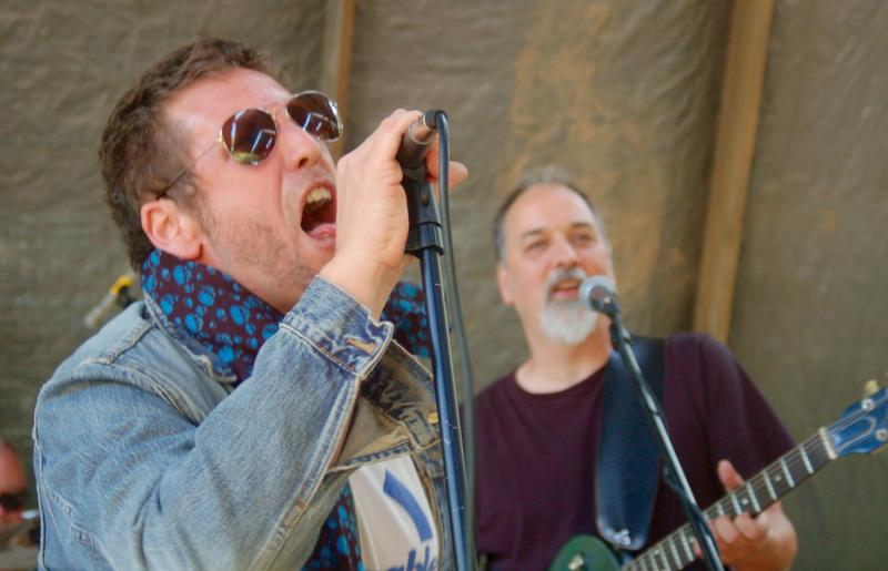 Josh Robbins, Mick Jagger impersonator, rocks with Bonehead’s Steve Jones. ART MAYERS/Boothbay Register