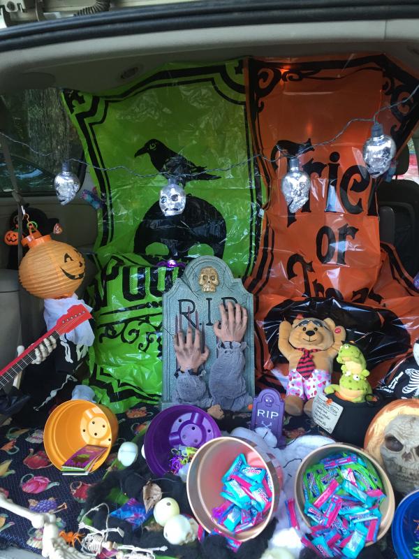 Charlotte Simmons' display was part of the fun Sunday. SUSAN JOHNS/Wiscasset Newspaper