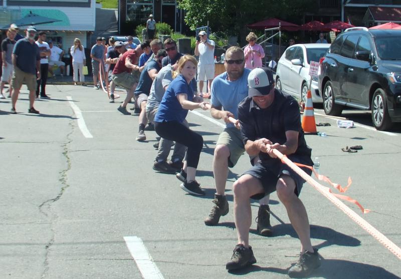 Marden Builders’ first tug of the event against the Crusher Claws. LISA KRISTOFF/Boothbay Register