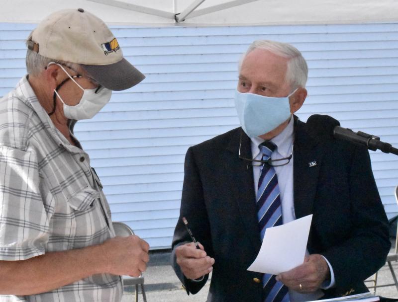 Selectmen’s Chairman David King Sr., left, and moderator John Chapman. PHIL DI VECE/Wiscasset Newspaper