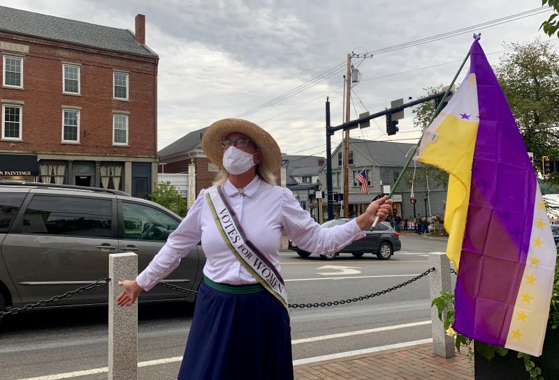 Wiscasset’s Elizabeth Palmer helps get across the Aug. 27 Walk Around Wiscasset’s women’s suffrage theme. SUSAN JOHNS/Wiscasset Newspaper