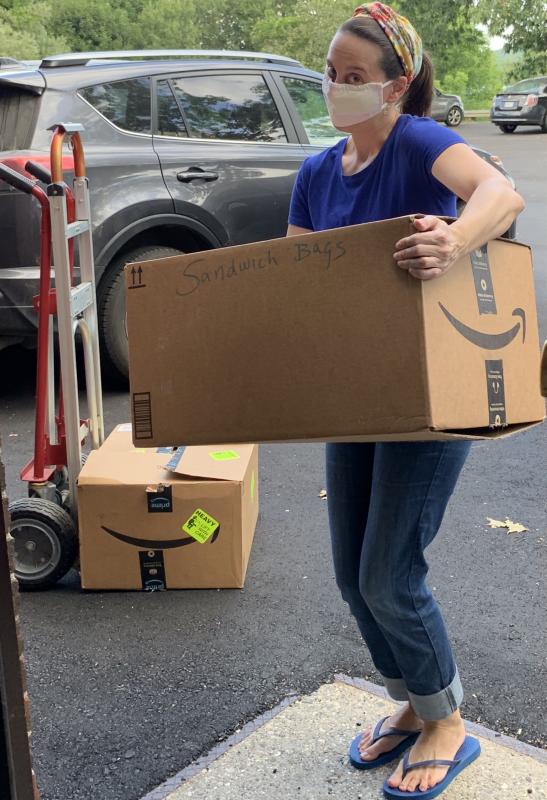 Gabrielle DiPerri volunteers. SUSAN JOHNS/Wiscasset Newspaper