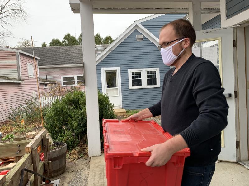 First Congregational Church of Wiscasset Pastor Josh Fitterling helps load items at St. Philip’s Episcopal Church Nov. 6. SUSAN JOHNS/Wiscasset Newspaper