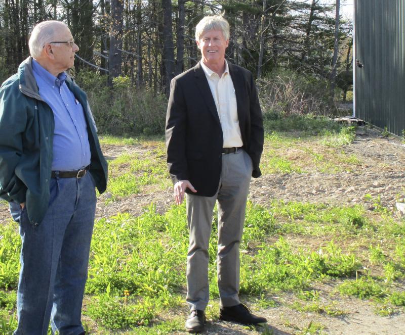 Former selectman Ed Polewarczyk, left, and David Stapp of Peregrine Turbine Technologies, LLC. PHIL DI VECE/Wiscasset Newspaper