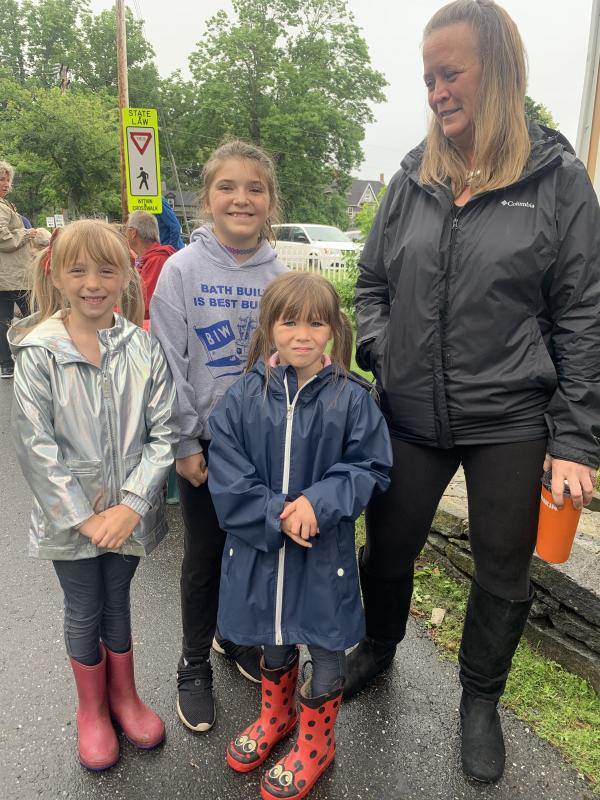 Clockwise, from left, are Arianna West, 6, Olivia Mixon, 10, Misty Hewes and Maddison West, 5. SUSAN JOHNS/Wiscasset Newspaper