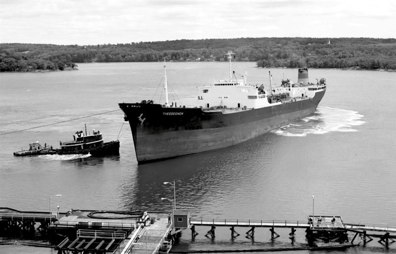 The Theodegmon as it looked on the morning of July 12, 1980 arriving in Wiscasset harbor to deliver fuel oil to Mason Station, owned by Central Maine Power Company. PHIL DI VECE photo