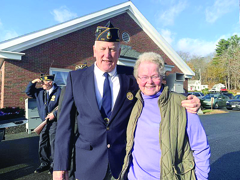 American Legion Post 54’s Mike Barnes with attendee Cheryl “Shep” Rust. USAN JOHNS/Wiscasset Newspaper Veterans Day service