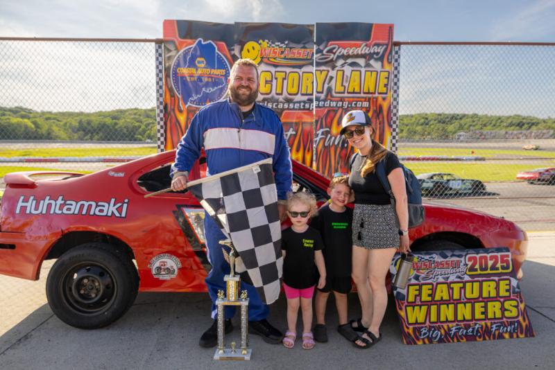 Kyle Enman and his family: Chevelle, Silas and Jessica. Jasen Dickey Photography Kyle Enman and his family: Chevelle, Silas and Jessica. Jasen Dickey Photography