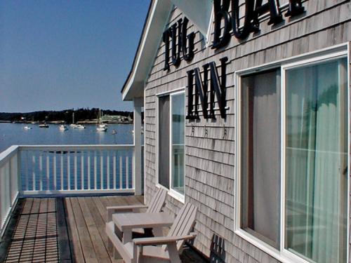 Tugboat Inn, Restaurant & Lounge & Marina