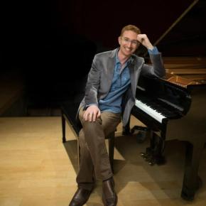 Pianist Danny Holt. Courtesy of  Bay Chamber Concerts & Music School.