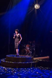 Christine Mild (Patsy). Always...Patsy Cline. Maine State Music Theatre. Photo by Kinectiv.