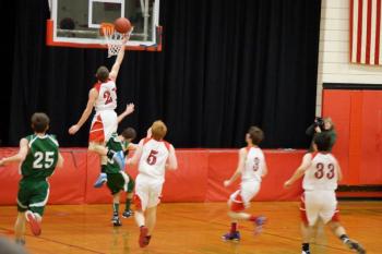 Dale Peaslee makes his way inside for a layup.