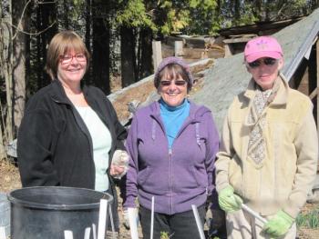 Potting plants for the Garden Club of Wiscasset’s annual plant sale are chairs, left to right, Julia Simpson, Linda Biden and Margaret Holden. Courtesy of Garden Club of Wiscasset