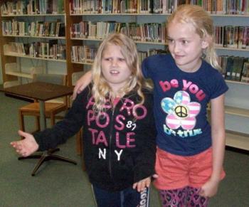 "The Loose Tooth" actors Kiana, left, and Ashlynn. Courtesy of Lisa Hardman
