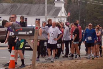 Start of the four-mile race. ART MAYERS/Wiscasset Newspaper