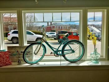 Bikes are the theme at the Oak Street Cafe. SUZI THAYER/Boothbay Register