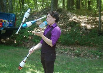 Andrew Silver juggles. ART MAYERS/Wiscasset Newspaper