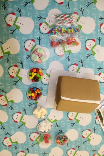 A gingerbread station. VANESSA DUNN/Wiscasset Newspaper