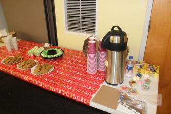 An assortment of cookies and drinks for all to enjoy. VANESSA DUNN/Wiscasset Newspaper
