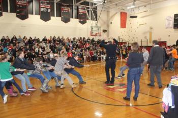 Different grades battle at the tug of war. VANESSA DUNN/Wiscasset Newspaper