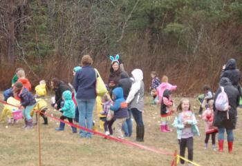 Kids scramble for eggs. ART MAYERS/Wiscasset Newspaper