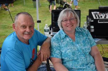 George and Lynette Eastman serve as masters of ceremonies. PHIL DI VECE/Wiscasset Newspaper