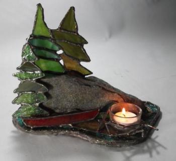 Campfire 1 - glass and stone tea light holder by Dick Macdonald, Macdonald Stained Glass. Courtesy of the artist Dick Macdonald, Macdonald Stained Glass