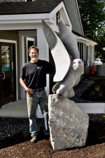 Andreas von Huene and “Owl.” Bob Crink photo