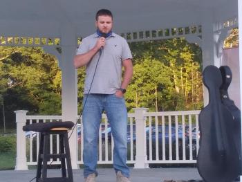 Brendan McLellan shares his battle with drug addiction Aug. 31 during the “132 Candles” event in Boothbay. BILL PEARSON/Boothbay Register
