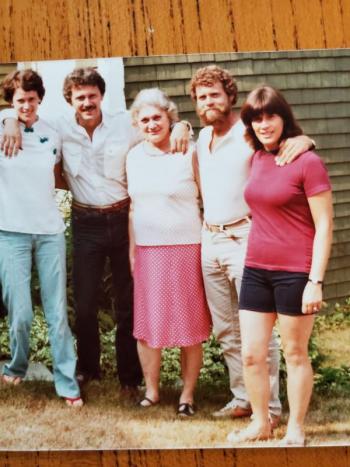 Matriarch Bennie Alice Moore and her beloved children. Courtesy of Ginny Moore Murray