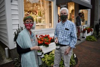 Walk Around organizer Lucia Droby with Rick Burns. PHIL DI VECE/Wiscasset Newspaper