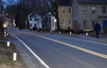 Federal Street is illuminated with candles Jan. 19 to remind us of all the lives lost during the pandemic. PHIL DI VECE/Wiscasset Newspaper