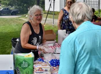 Selectman Allison Helper volunteers as a server. PHIL DI VECE/Wiscasset Newspaper