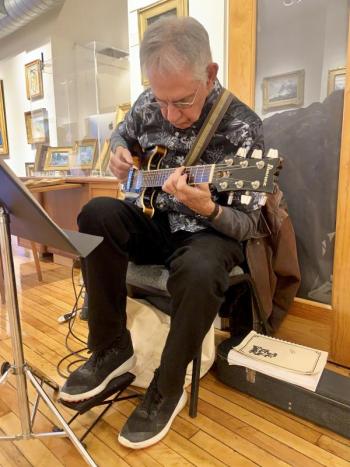 Dave Lawlor plays in Wiscasset Bay Gallery during Wiscasset Art Walk Sept. 29. SUSAN JOHNS/Wiscasset Newspaper