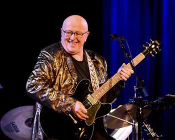 How fun to see the Colwell brothers on stage together? Here’s Pat during the show. Bob Crink photo