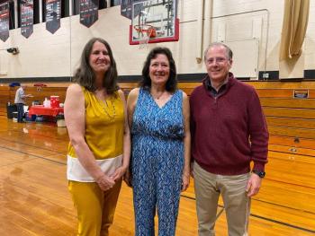 From left, Richelle Pontau, Class of 1977, Joy McNaughton, Class of 1976 and Keith McLeod, Class of 1979. ISABELLE CURTIS/Wiscasset Newspaper