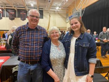 Class of 2023 Valedictorian Carolyn Potter with her father Roy Potter, Class of 1986, and her grandmother Marsha Potter, Class of 1961. ISABELLE CURTIS/Wiscasset Newspaper