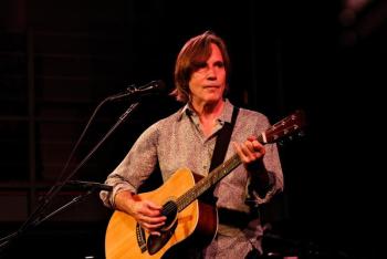 Jackson Browne’s November 2003 benefit concert. Robert Mitchell photo