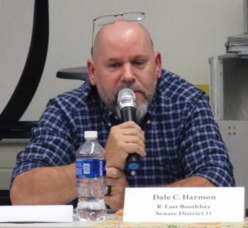 Dale Harmon, R-East Boothbay, introduces himself to roughly 60 audience members at a forum in Damariscotta the evening of Thursday, Oct. 10. Harmon said he is running for Senate District 13 because he “wants to be part of the solution.” Piper Pavelich photo Dale Harmon