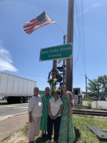 SUSAN JOHNS/Wiscasset Newspaper Ceremony