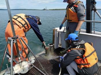 Sediment Sampling: The research team extracted a sediment core from below a commercial kelp farm aboard the Darling Marine Center’s research vessel Ira C in 2022. Samuel Tan photo Sediment Sampling: The research team extracted a sediment core from below a commercial kelp farm aboard the Darling Marine Center’s research vessel Ira C in 2022. Samuel Tan photo