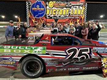 Landon Tapley and team gather in Victory Lane following his Strictly Shootout victory. Amy Worrey photo 
